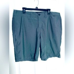 Travis Mathew Golf Shorts Gray Striped Flat Front Casual Men’s Sz 40  #6